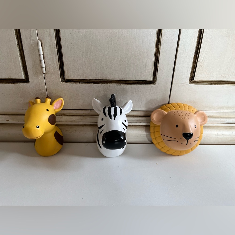 Safari Resin figure wall mount-giraffe, Zebra & lion -Nursery, home decor